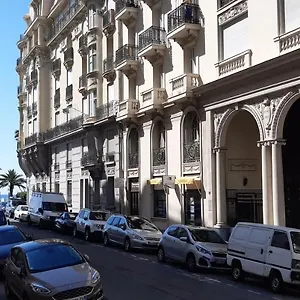 https://hotel-nice.fr-provencehotel.com